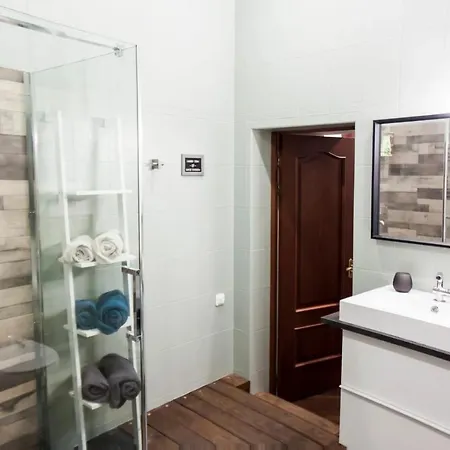 Terasli Genis Daire Apartman